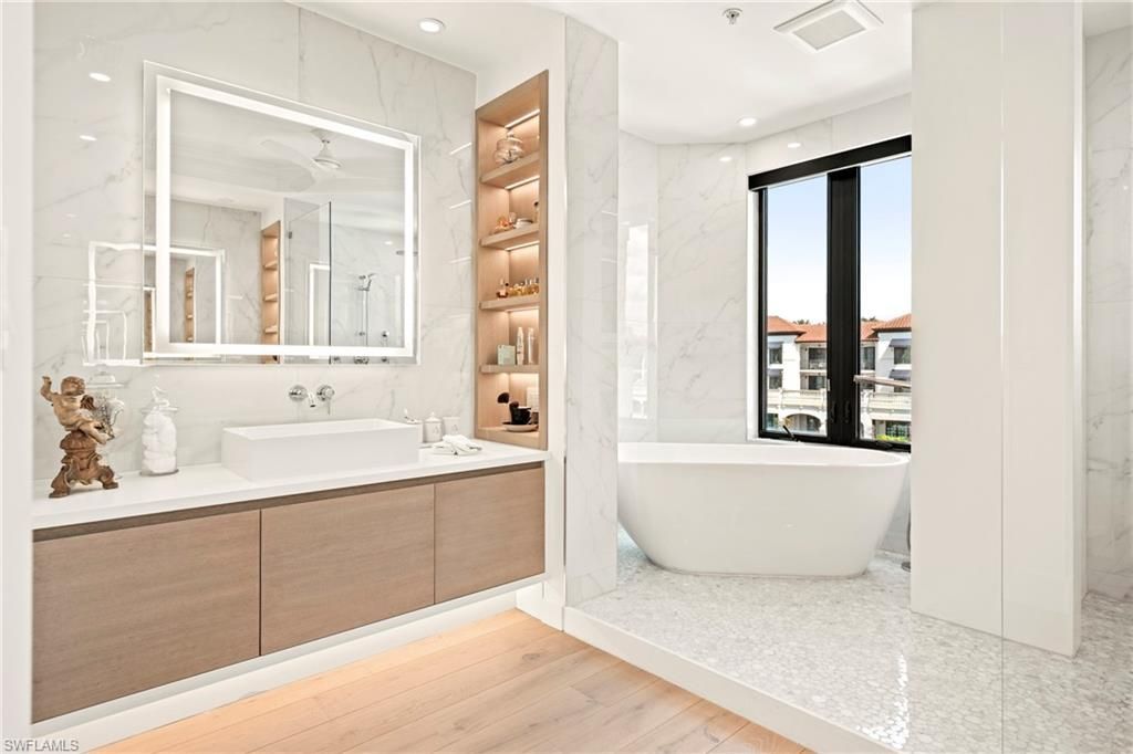 1530 5th Ave S, Unit C210, Naples, FL 34102 Photo