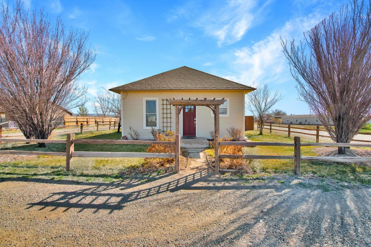 1336 13 Road, Loma, CO 81524 Main Photo