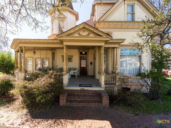 606 S Key Avenue, Lampasas, TX 76550