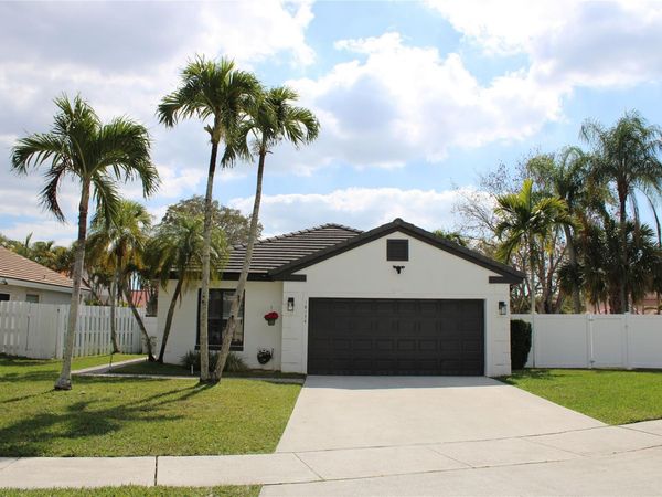 18174 NW 21st St, Pembroke Pines, FL 33029