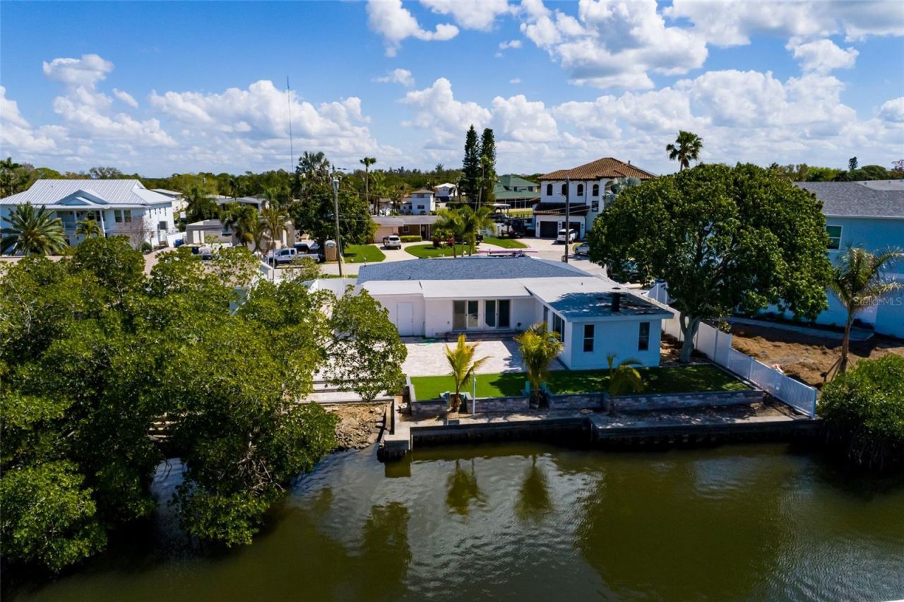 9046 Treasure Lane Ne, Saint Petersburg, FL 33702 Photo