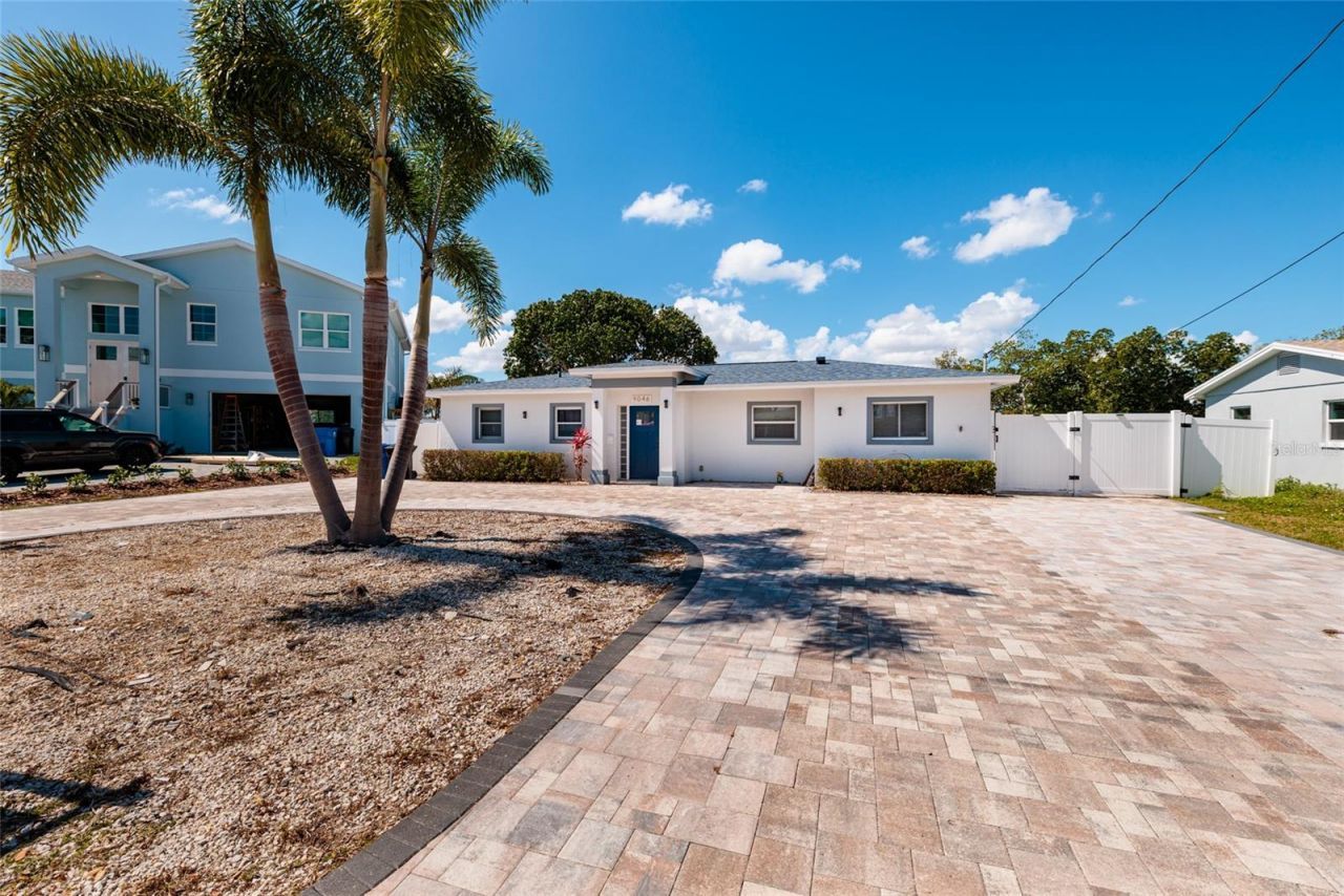 9046 Treasure Lane Ne, Saint Petersburg, FL 33702 Photo