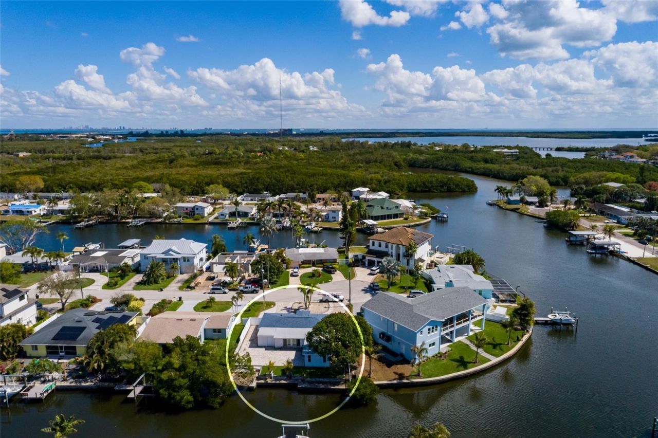 9046 Treasure Lane Ne, Saint Petersburg, FL 33702 Photo