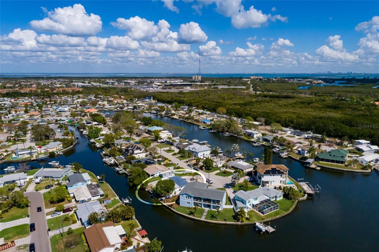 9046 Treasure Lane Ne, Saint Petersburg, FL 33702 Photo