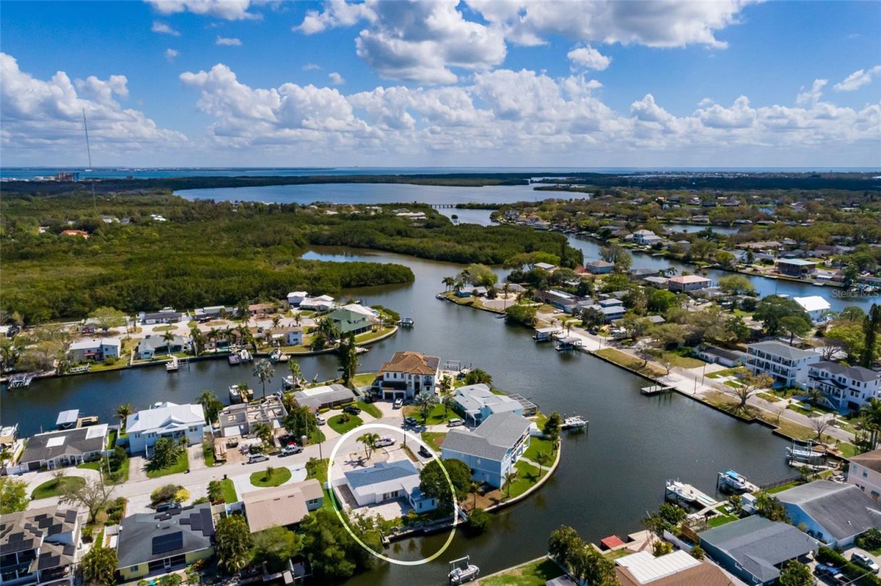 9046 Treasure Lane Ne, Saint Petersburg, FL 33702 Photo