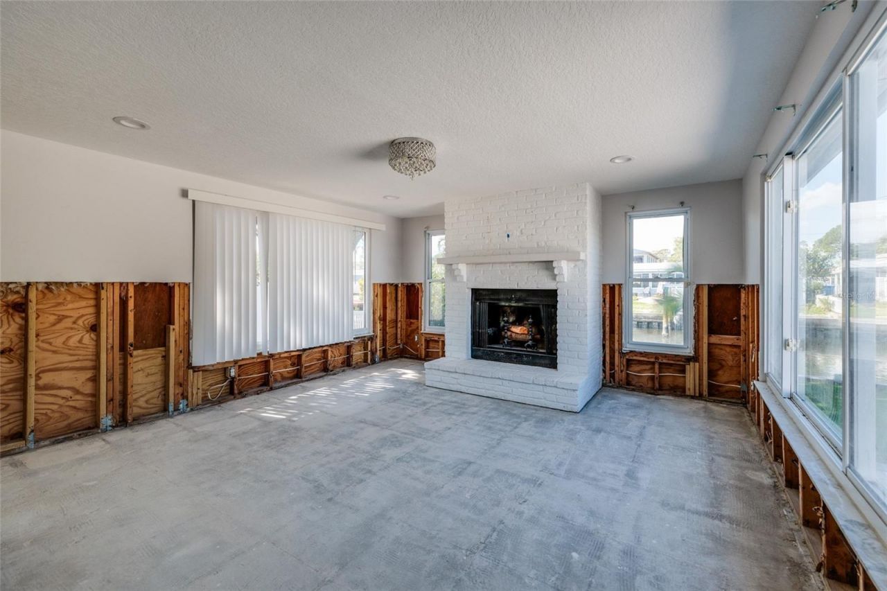 9046 Treasure Lane Ne, Saint Petersburg, FL 33702 Photo