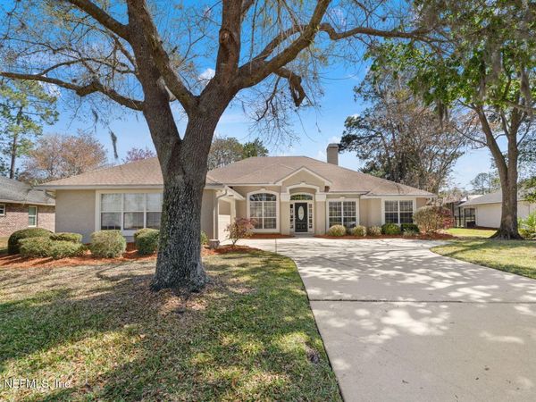 2262 EAGLE HARBOR Parkway, Fleming Island, FL 32003
