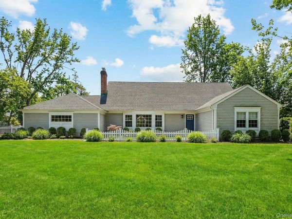 38 Hewlett Lane, Port Washington, NY 11050