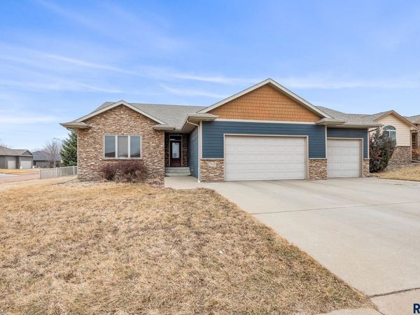 7413 S Audie Ave, Sioux Falls, SD 57108