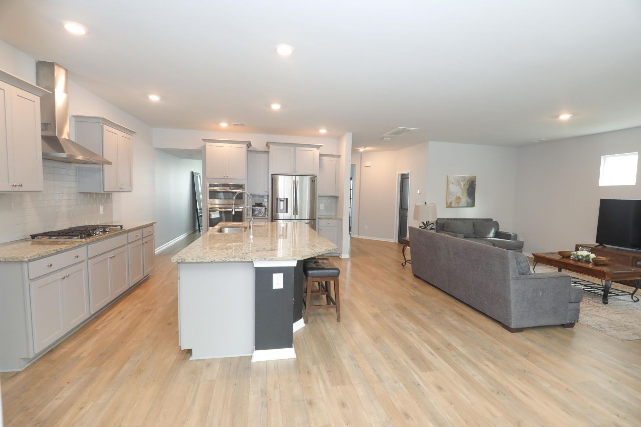 208 Garden Lily Lane Photo 4