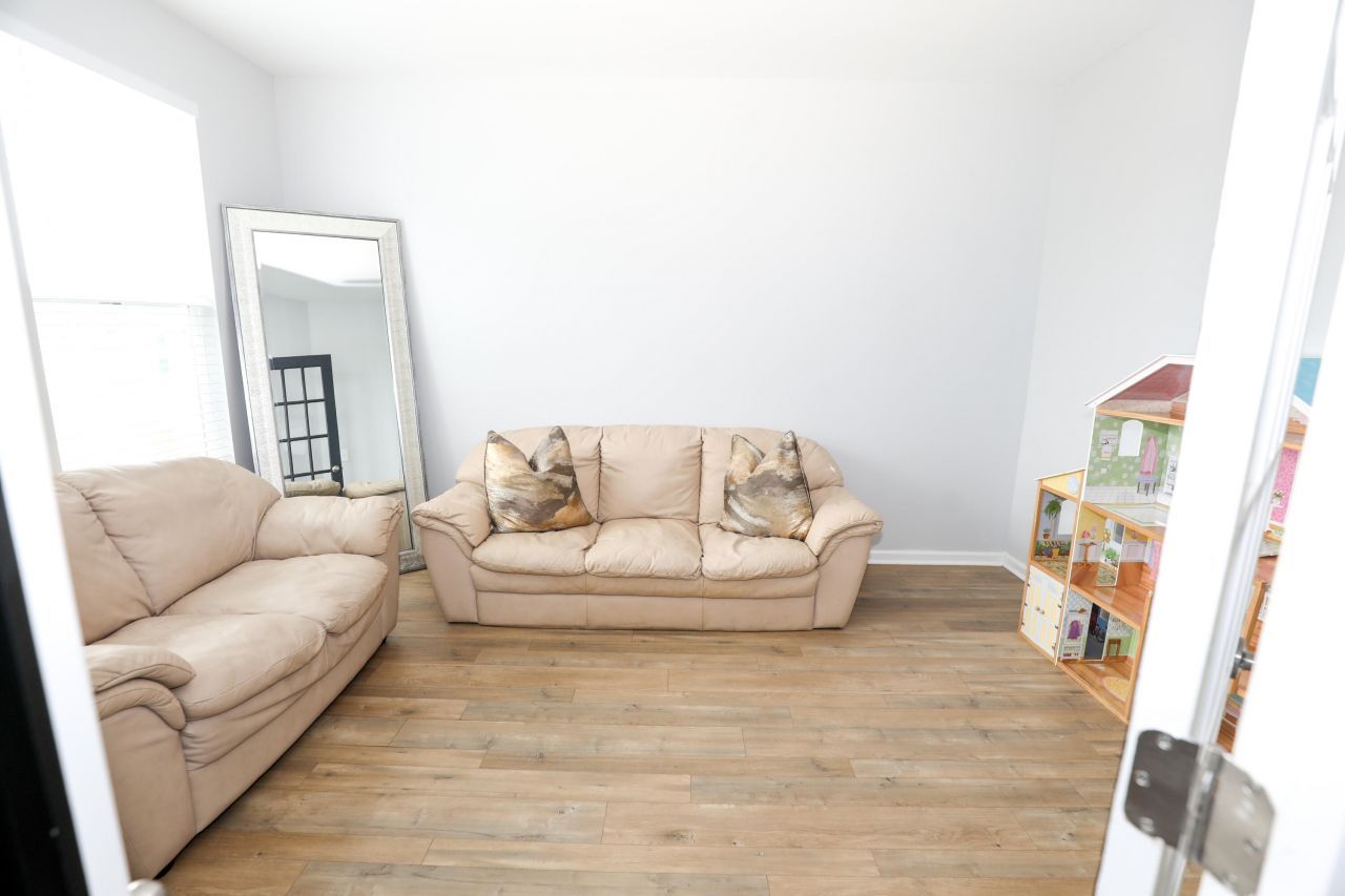 208 Garden Lily Lane Photo 6