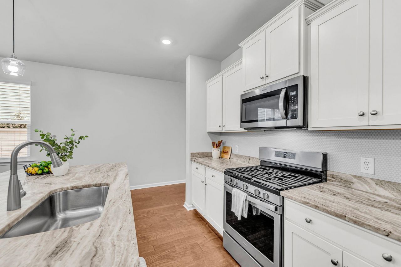 3769 Sawmill Court Photo 10