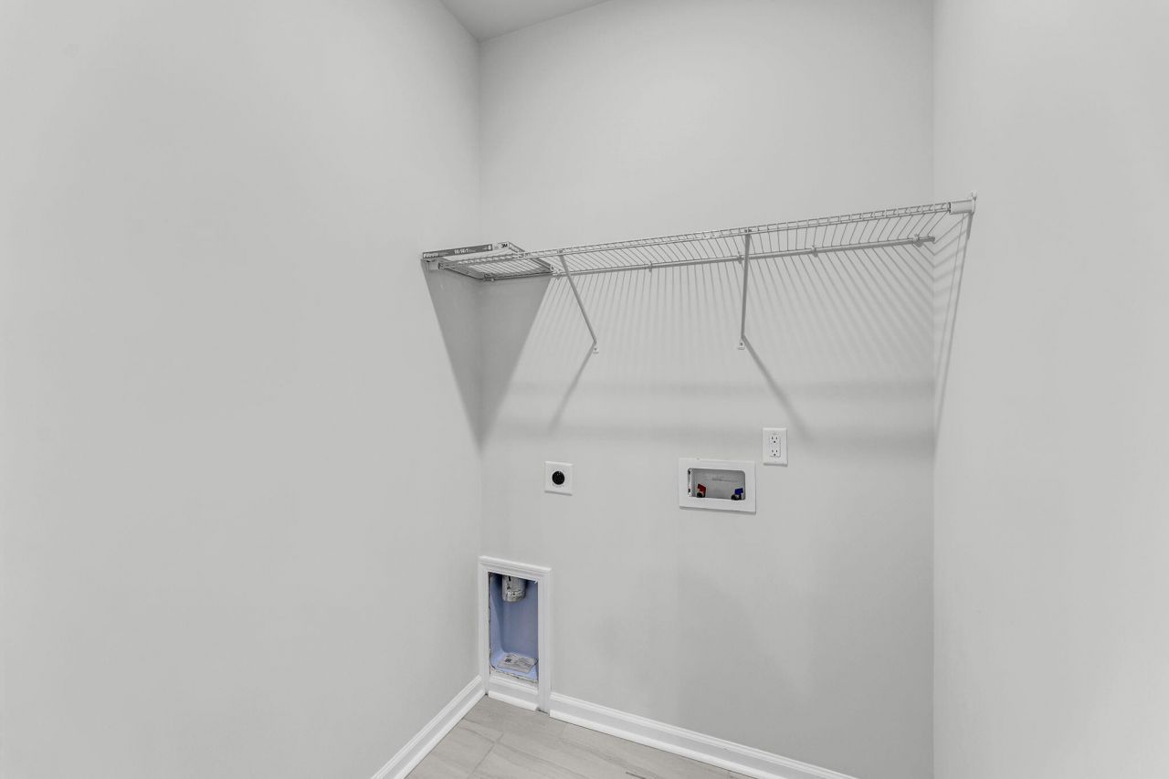 3769 Sawmill Court Photo 13