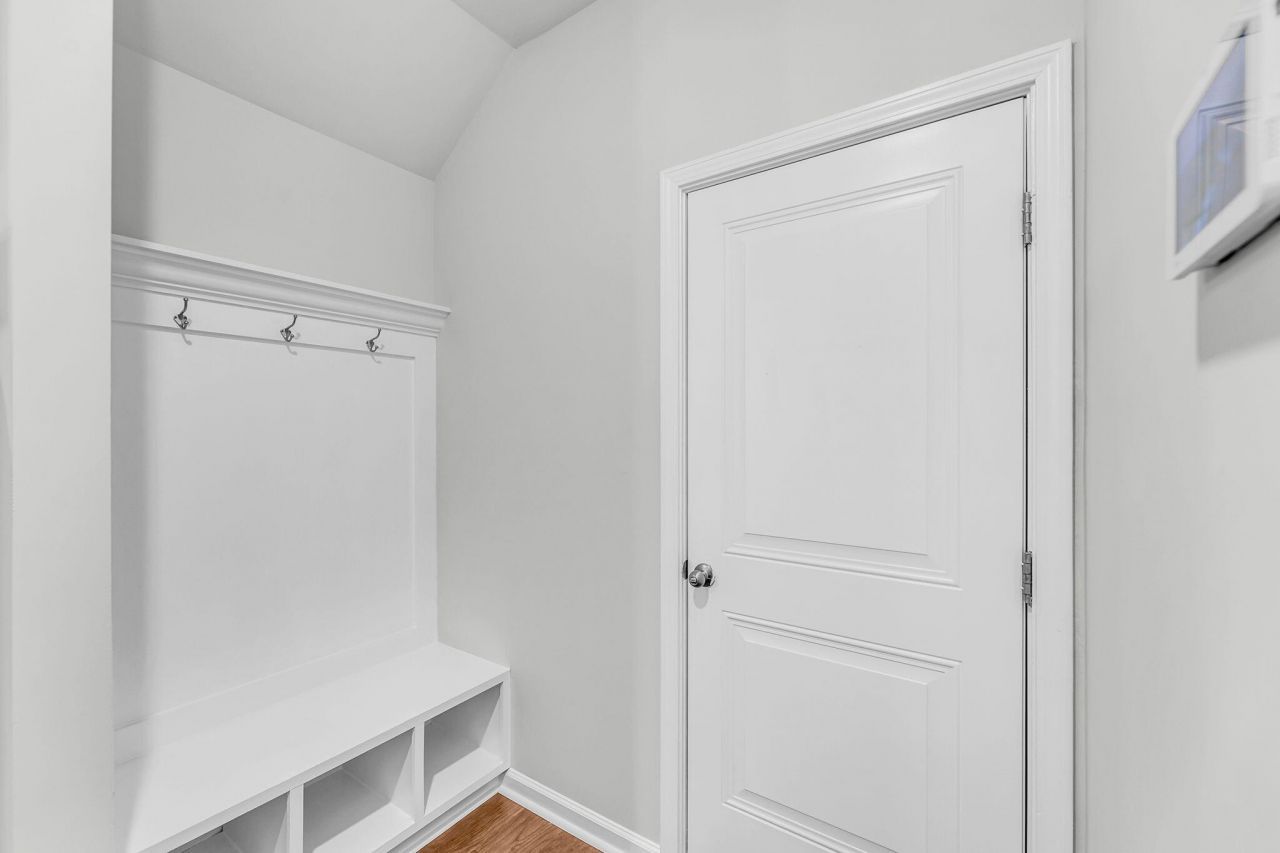 3769 Sawmill Court Photo 15