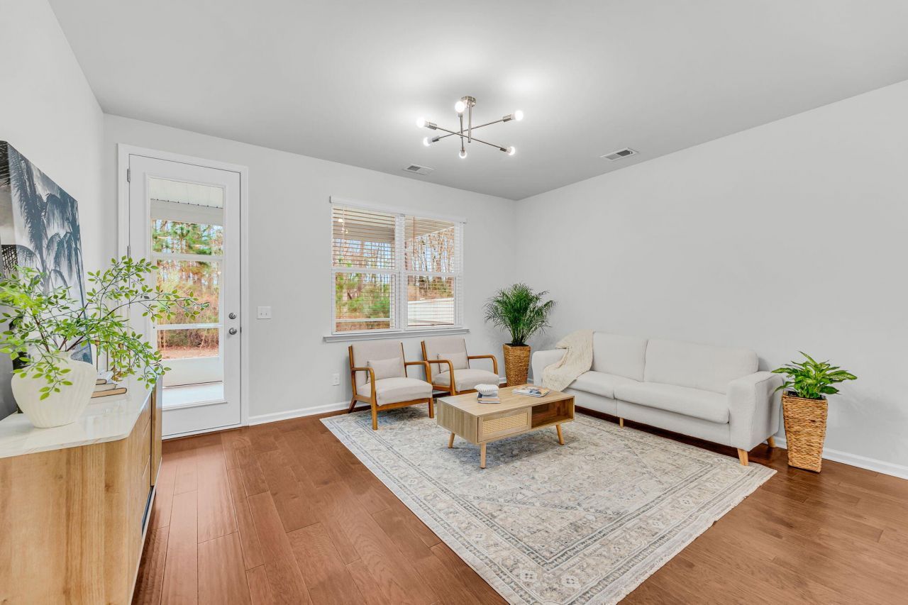 3769 Sawmill Court Photo 16