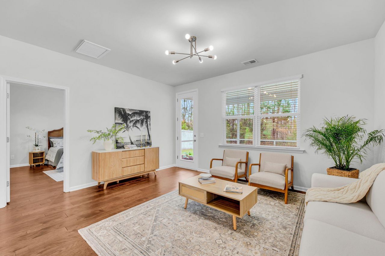 3769 Sawmill Court Photo 17