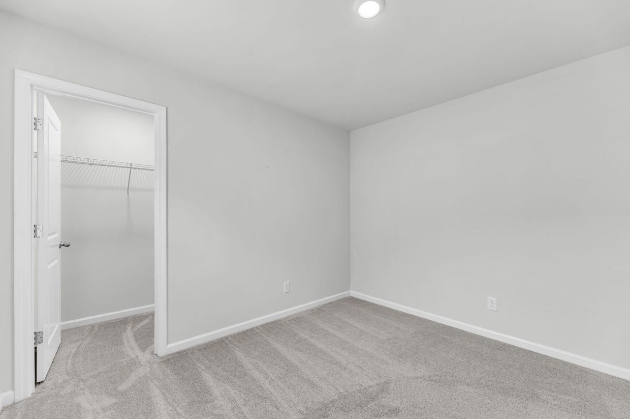 3769 Sawmill Court Photo 32