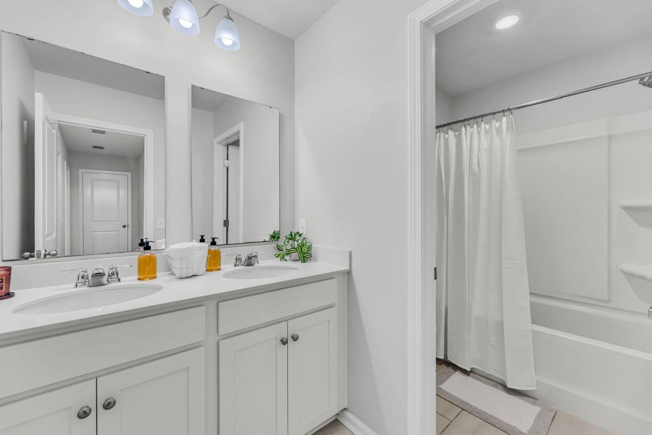 3769 Sawmill Court Photo 34