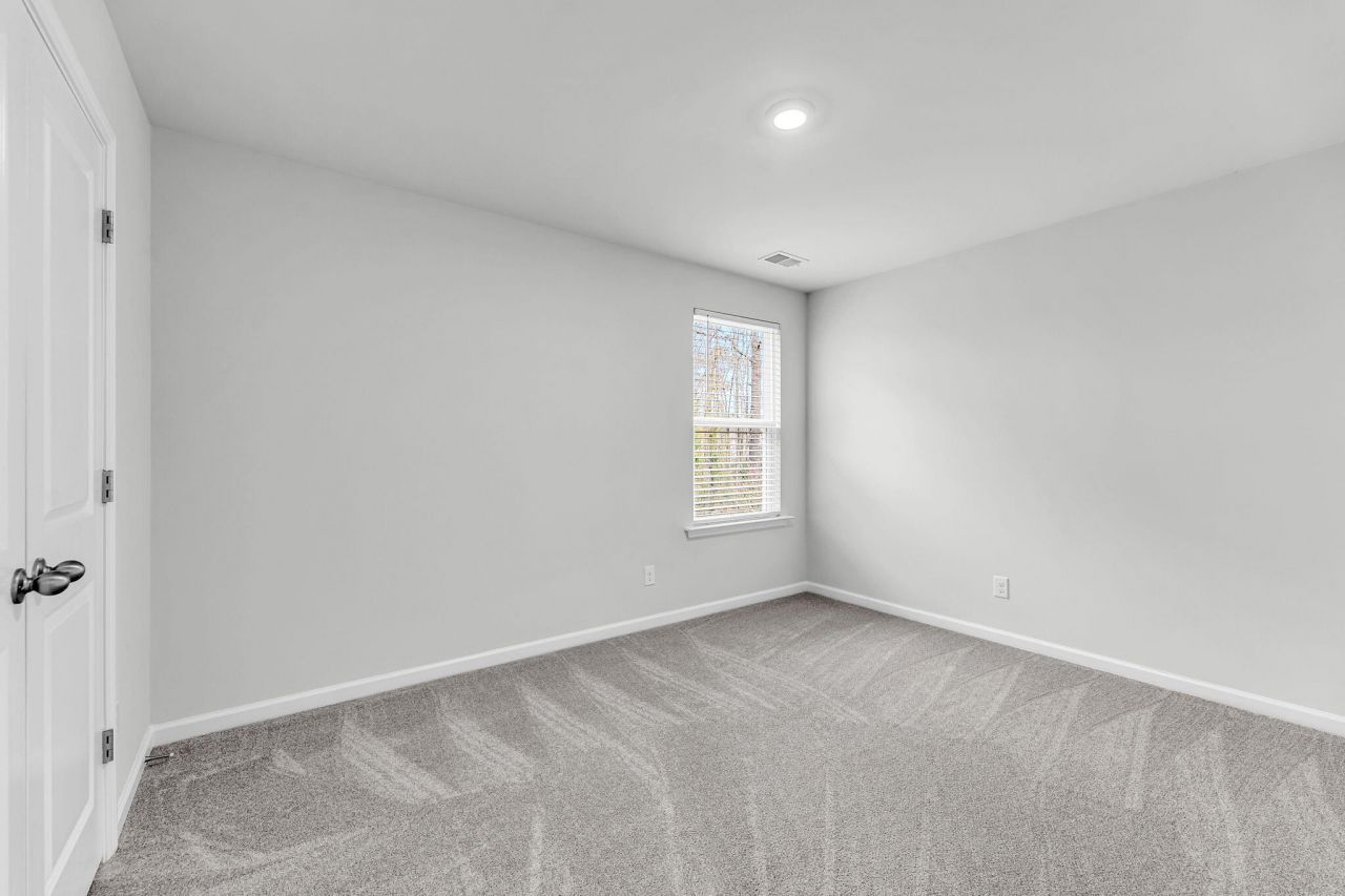 3769 Sawmill Court Photo 35