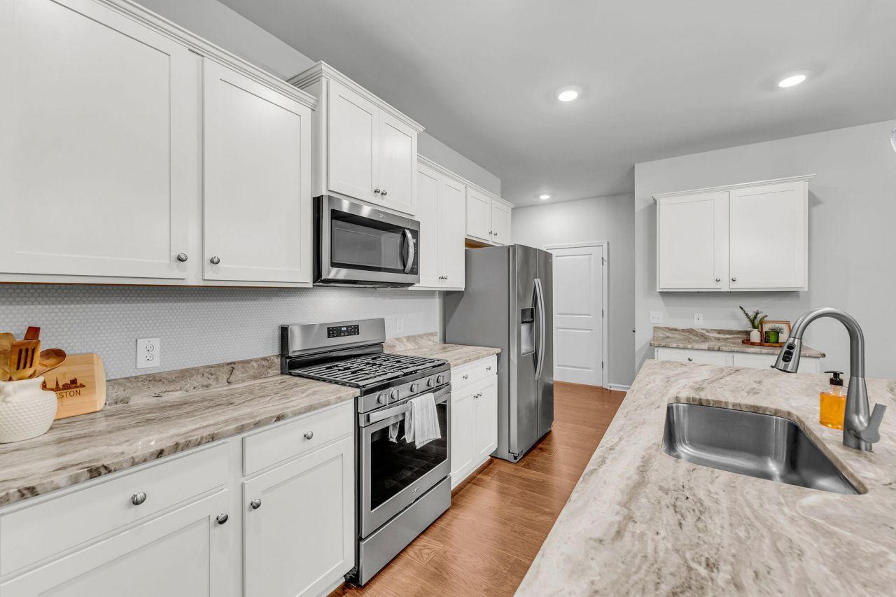 3769 Sawmill Court Photo 9