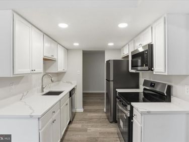 10220 BUSHMAN DRIVE, Unit 8203, OAKTON, VA 22124