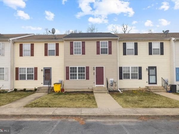 9 CURRITUCK COURT, BUNKER HILL, WV 25413