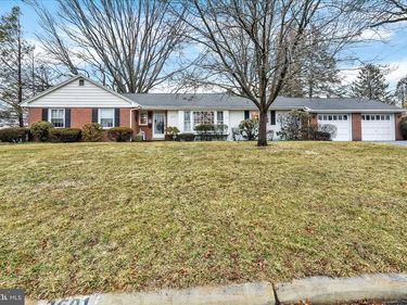 2601 READING BOULEVARD, WEST LAWN, PA 19609