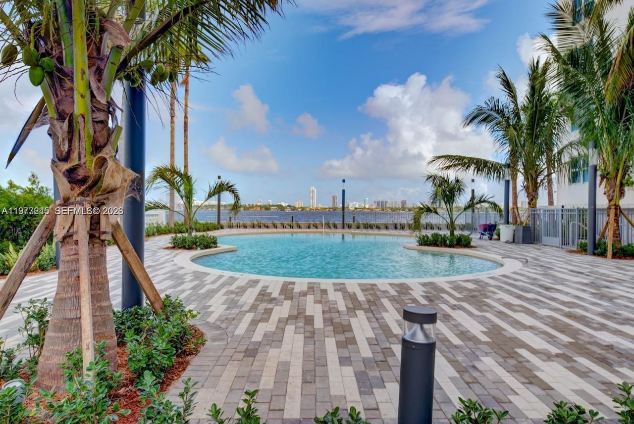 7501 E Treasure Dr , Unit 4K, North Bay Village, FL 33141 Photo