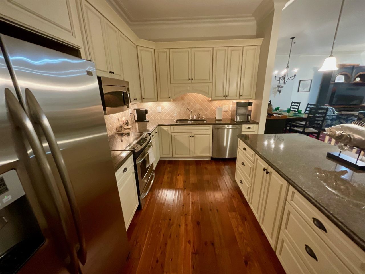 815 Front St. Photo 10