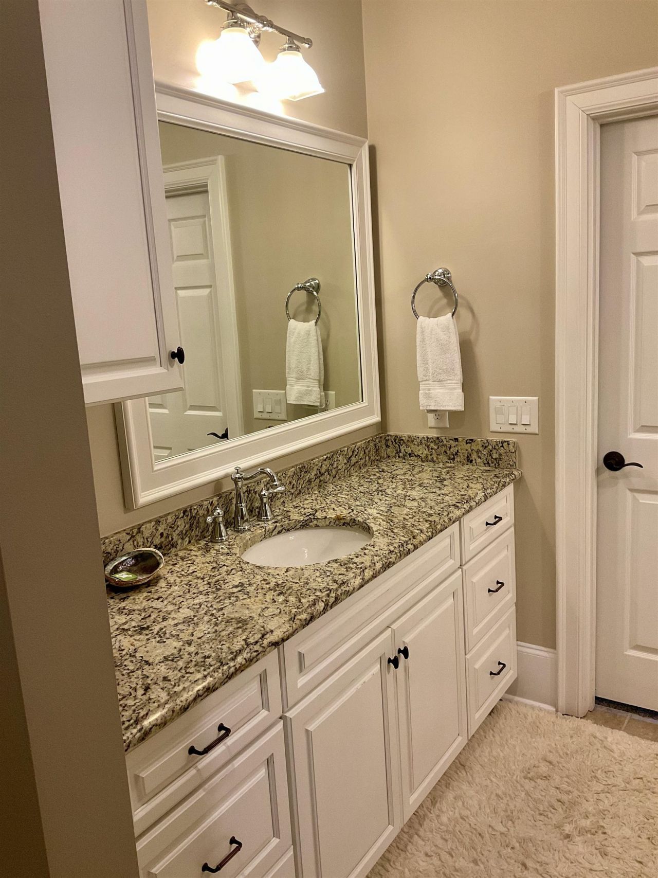 815 Front St. Photo 13