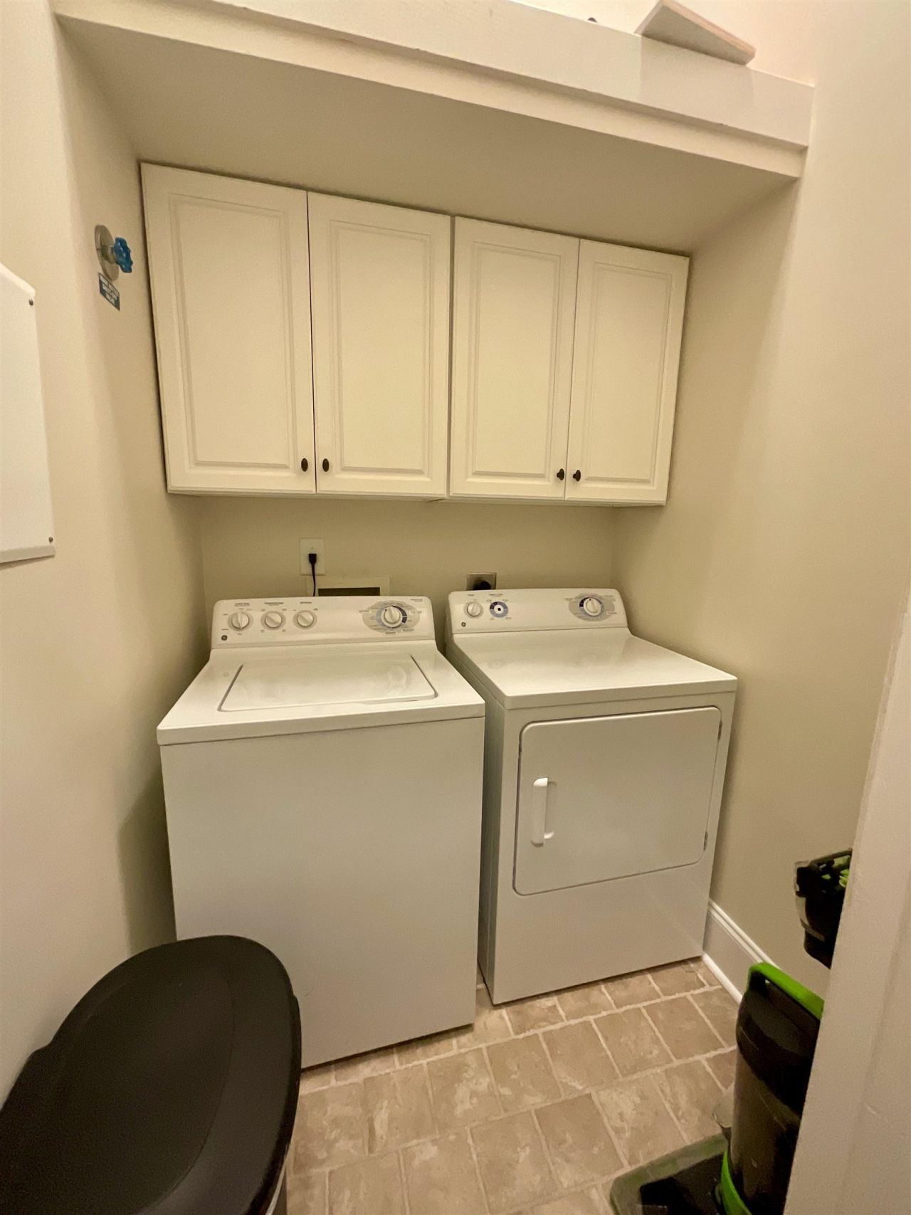 815 Front St. Photo 23