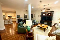 815 Front St. photo 4