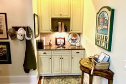 815 Front St. photo 4