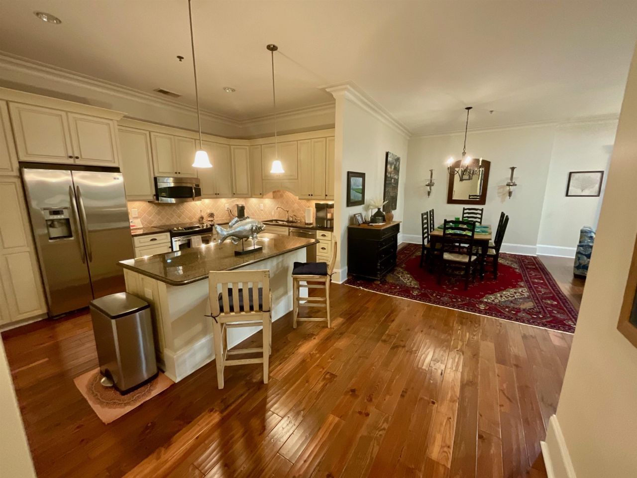 815 Front St. Photo 6