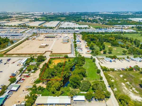 550 W Oakdale Road , Grand Prairie, TX 75050