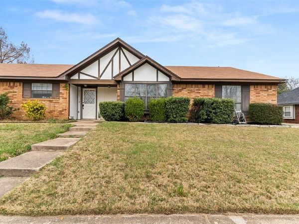 2337 Dalewood Lane, Bedford, TX 76022