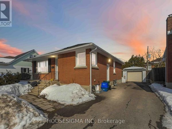 1047 Richard Avenue, Ottawa, ON K1H8C3