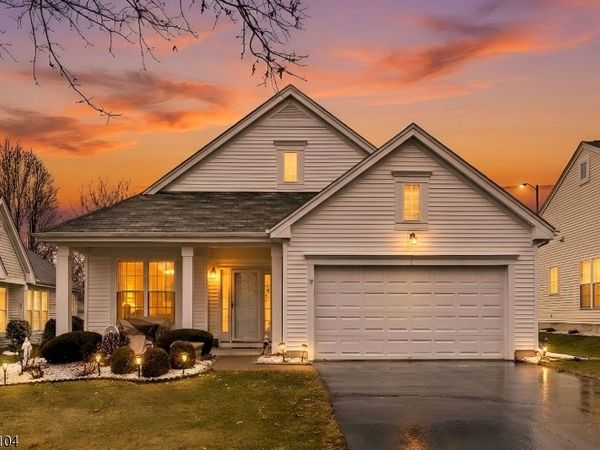 17 Stafford Ln, White, NJ 07823