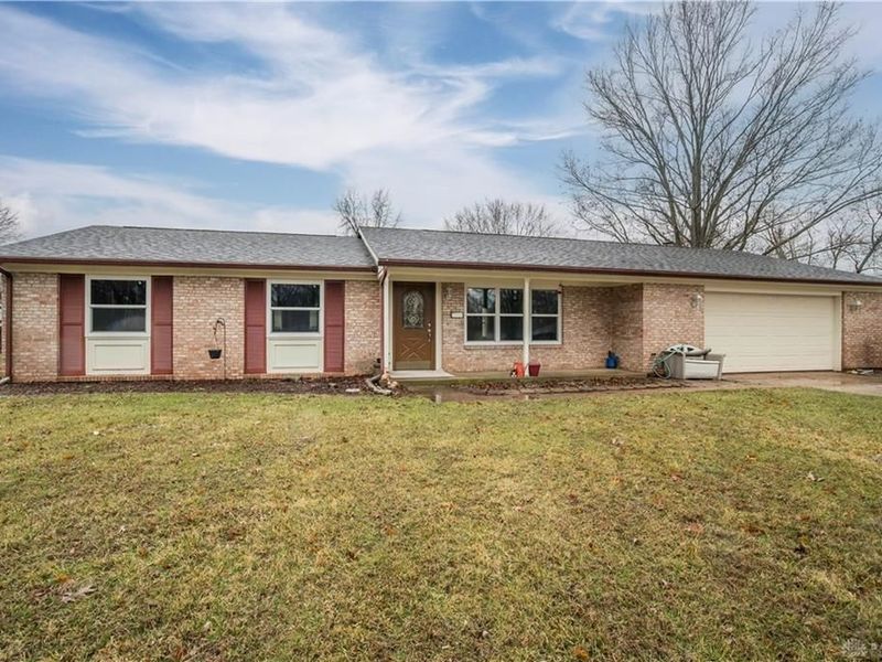 5485 Knollwood Drive, Lewisburg, OH 45338 Photo 2