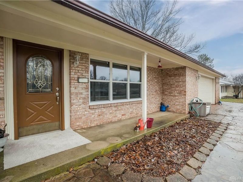 5485 Knollwood Drive, Lewisburg, OH 45338 Photo 3