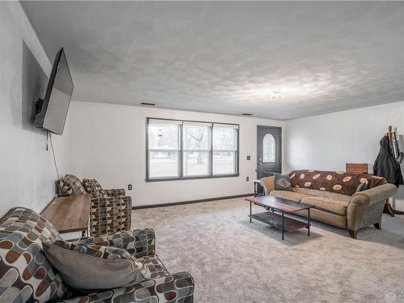 5485 Knollwood Drive, Lewisburg, OH 45338 Photo 6