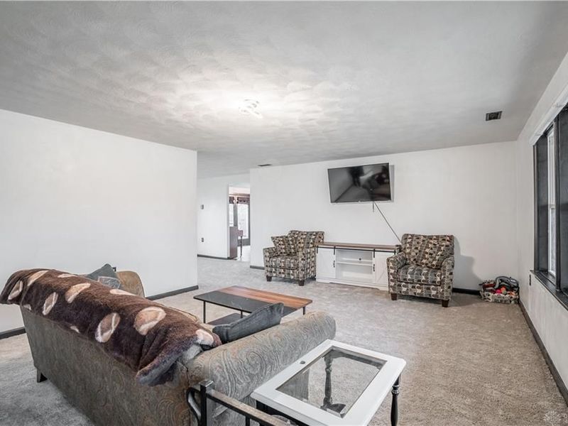 5485 Knollwood Drive, Lewisburg, OH 45338 Photo 7