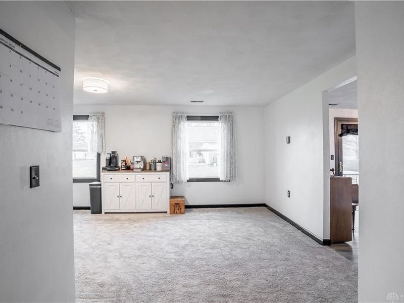 5485 Knollwood Drive, Lewisburg, OH 45338 Photo 8