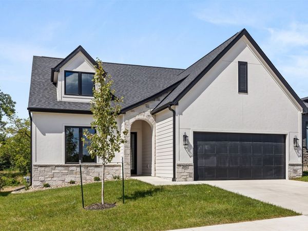 2642 SE Steele Drive, Waukee, IA 50263