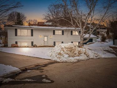 114 Fireside Court, La Crescent, MN 55947