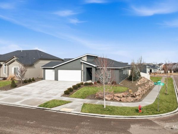 1916 W Henrys Fork Drive, Meridian, ID 83642