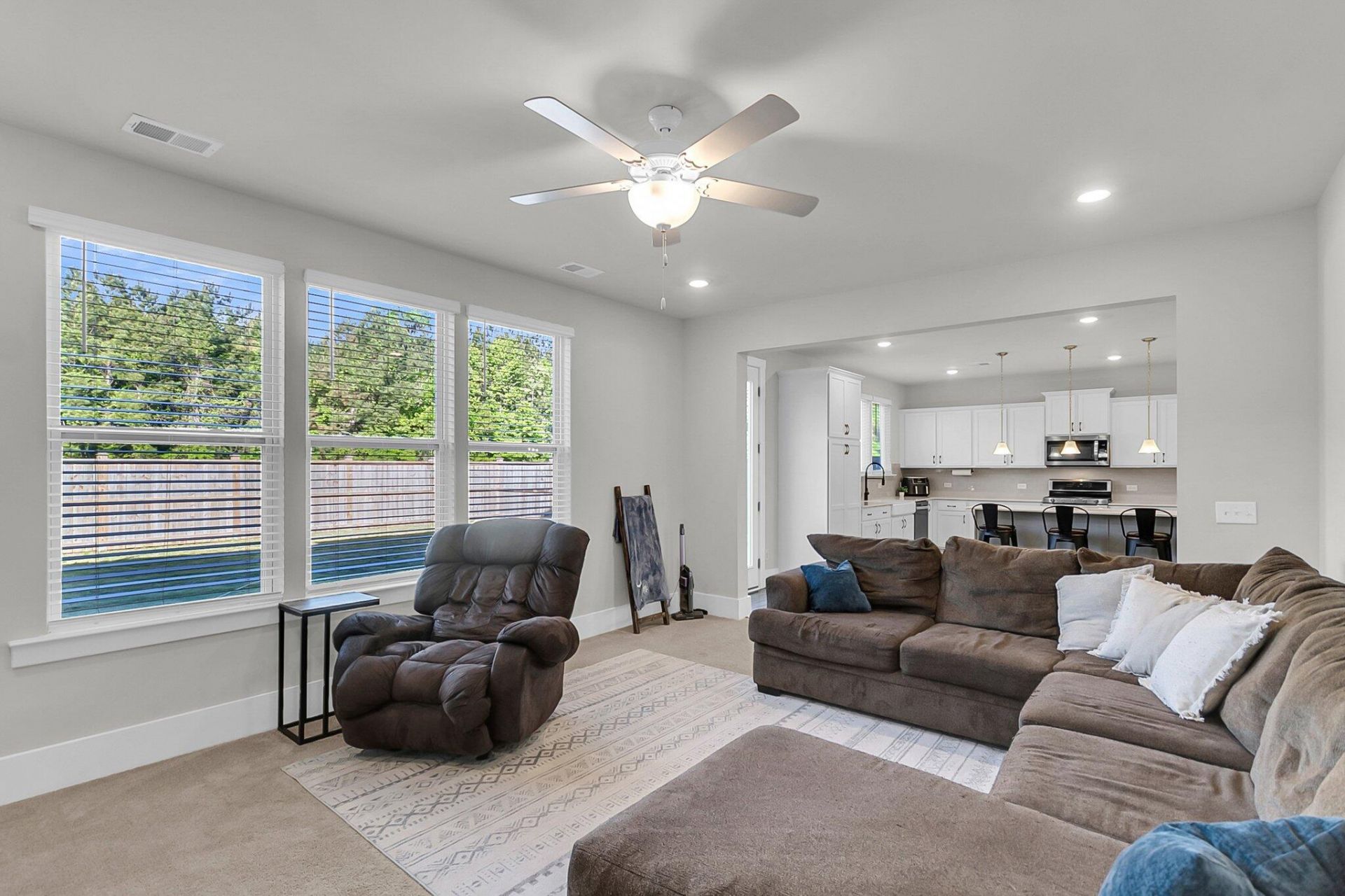 1541 Homecoming Boulevard Photo 14