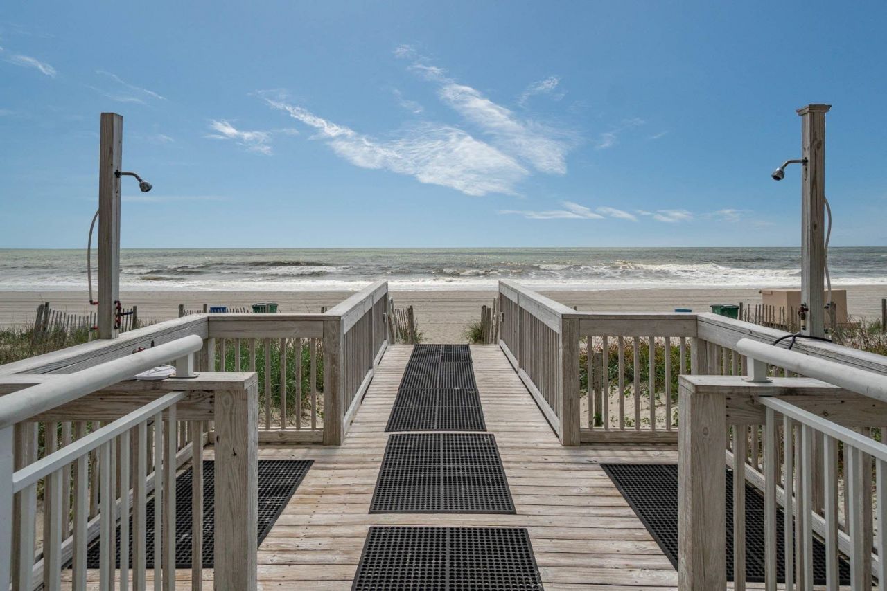 2201 S Ocean Blvd. Photo 32