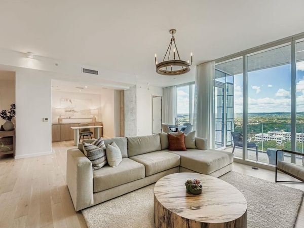 313 W 17th ST, Unit 1404, Austin, TX 78701
