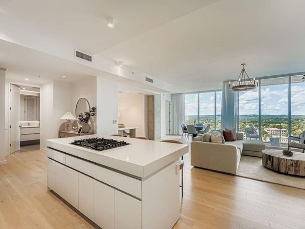 313 W 17th ST, Unit 1404, Austin, TX 78701